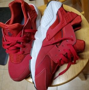 Red huaraches